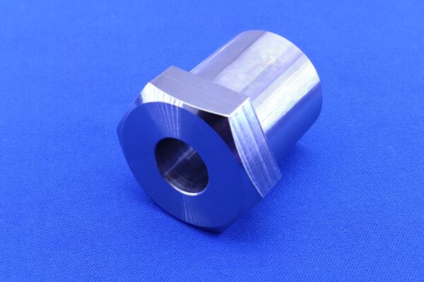 M24ｘ1.5　特殊段付きナット２