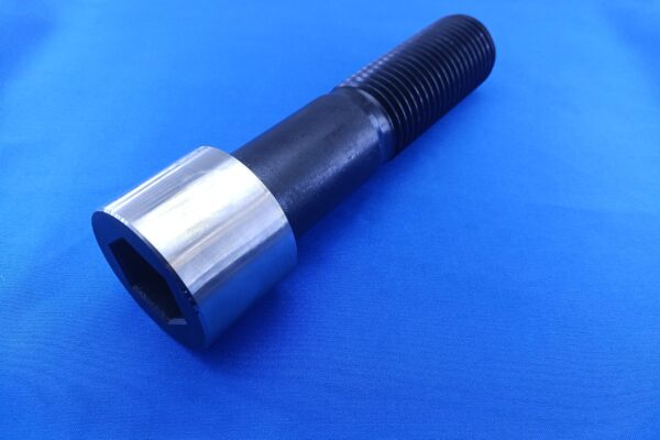 SCM435製　M42x180六角穴付きボルト