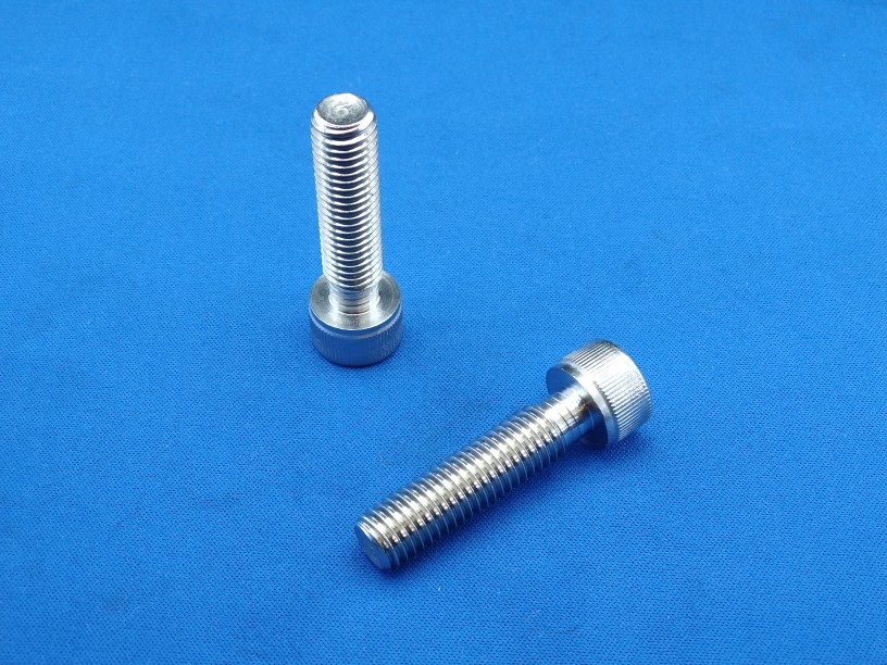 M10x45　六角穴付きボルト