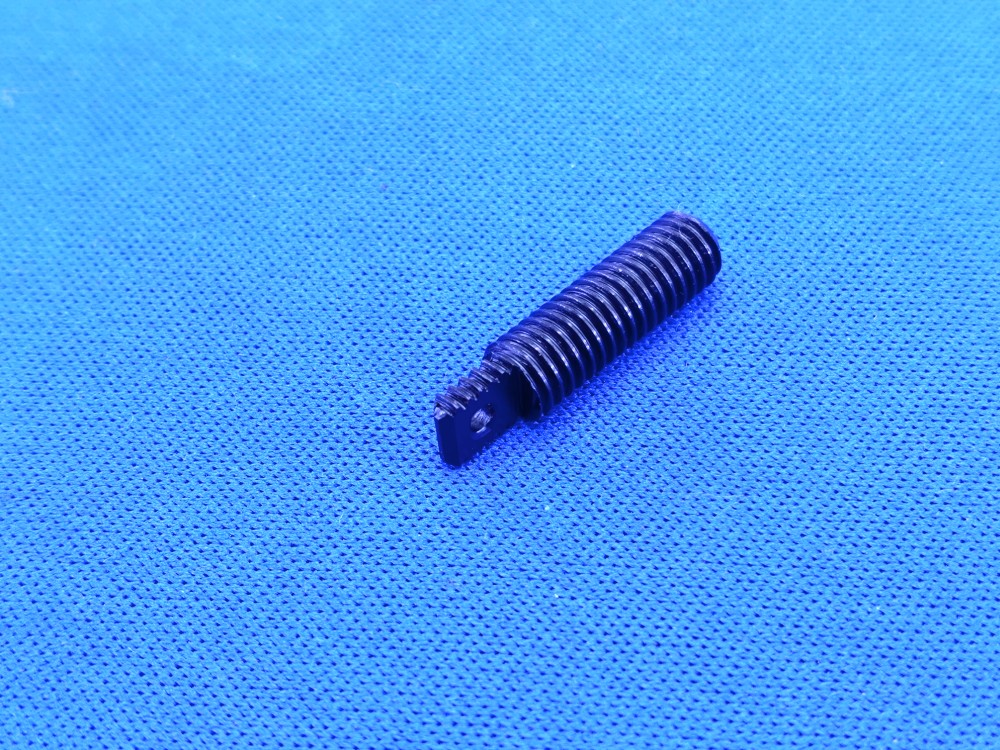 キリ穴付特殊スタッドボルト