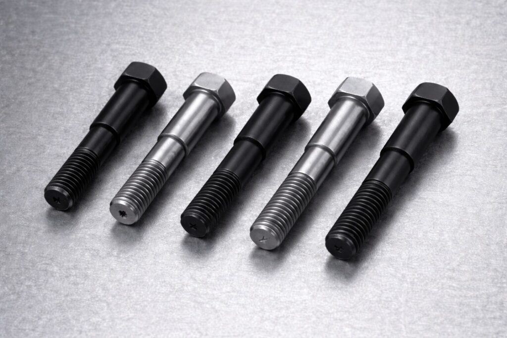 段付きボルト　比較　材質違い