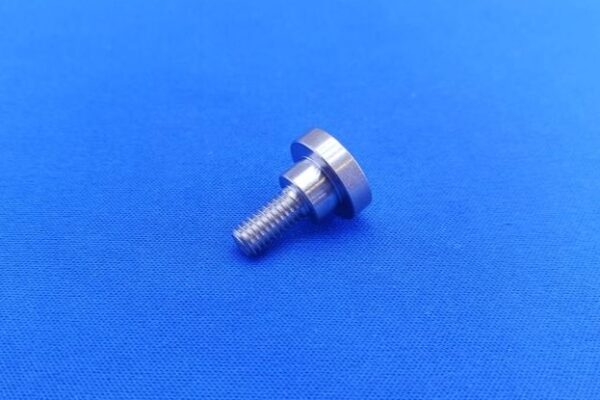 段付きボルト　CAP①