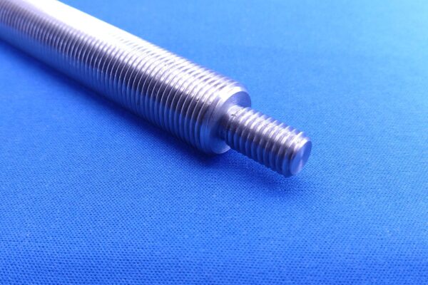 寸切り　先端オネジ加工①