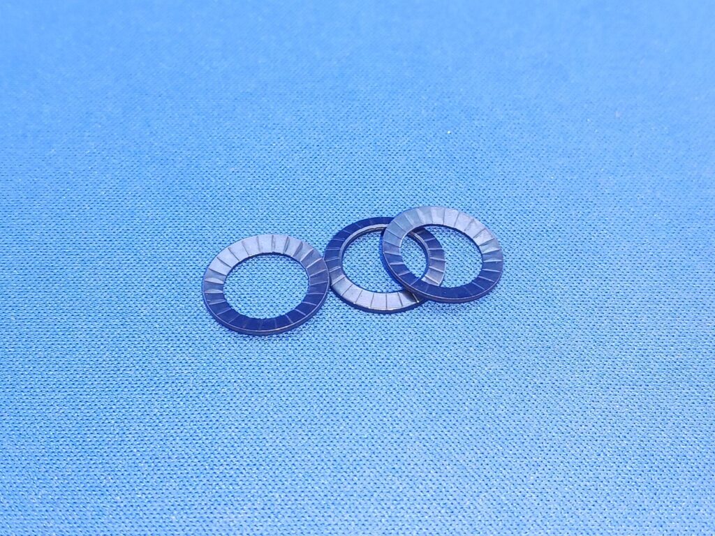 皿ばね座金　皿ばねワッシャー